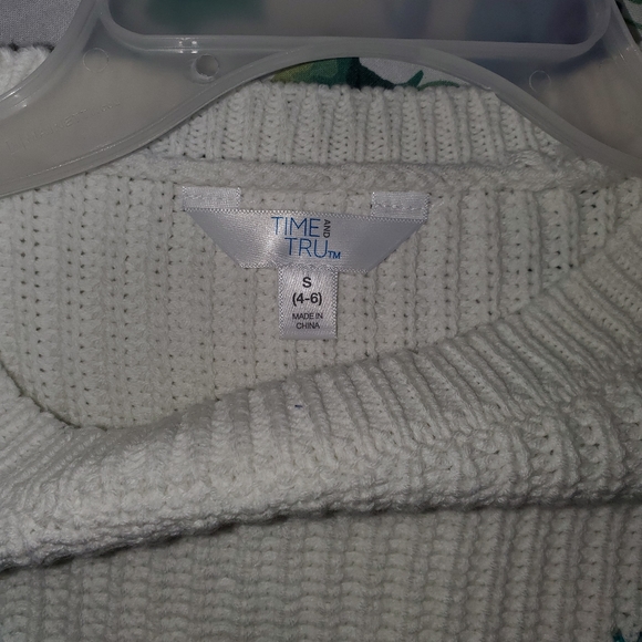 Brand new ladies sweater - Picture 7 of 7